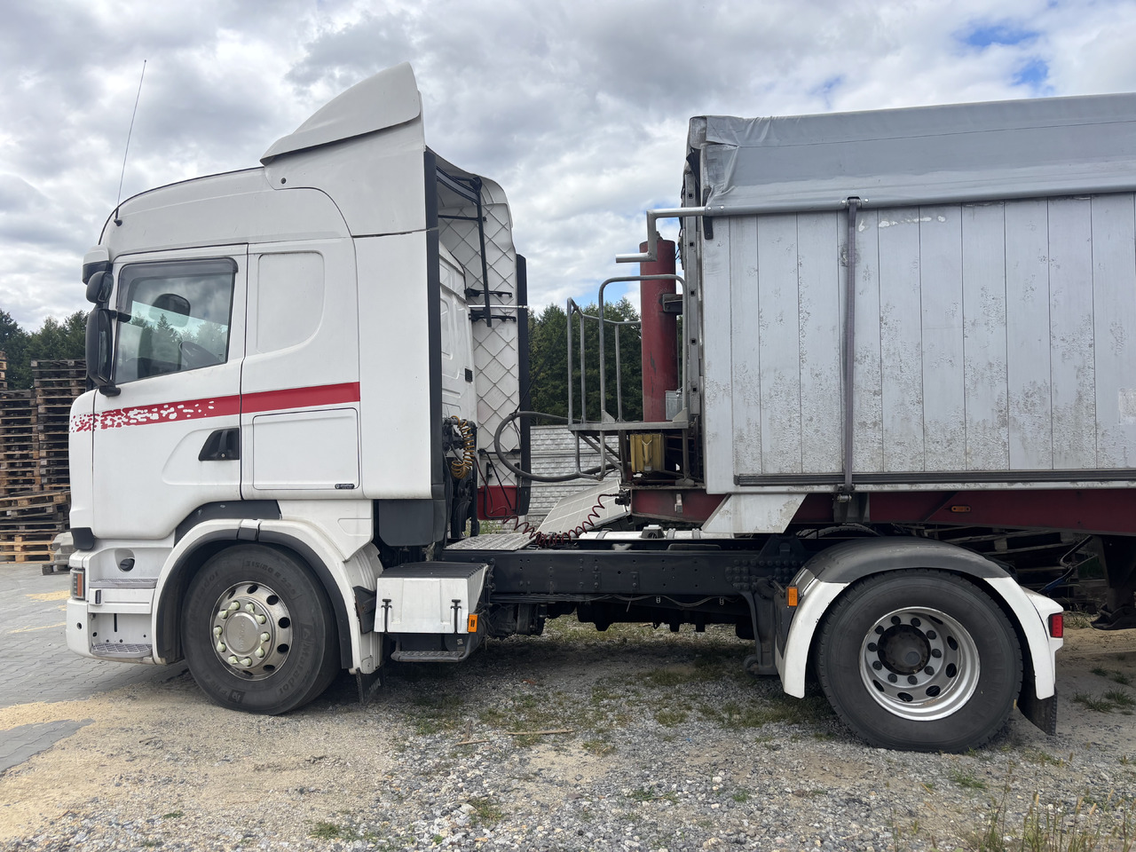 SCANIA R 450 STANDARD NO EGR EURO6 CLEAN - Nyergesvontató: 3 kép. SCANIA R 450 STANDARD NO EGR EURO6 CLEAN - Nyergesvontató: 3 kép.