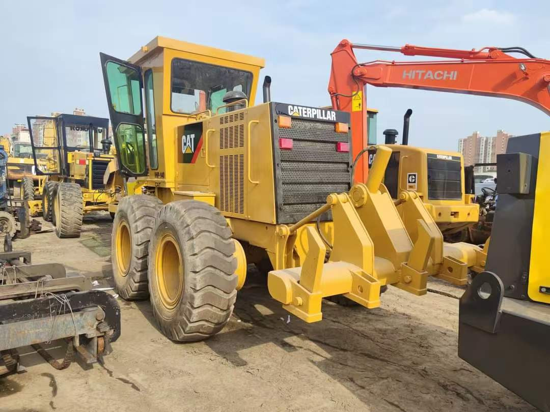 CATERPILLAR 120H - Gréder: 5 kép. CATERPILLAR 120H - Gréder: 5 kép.