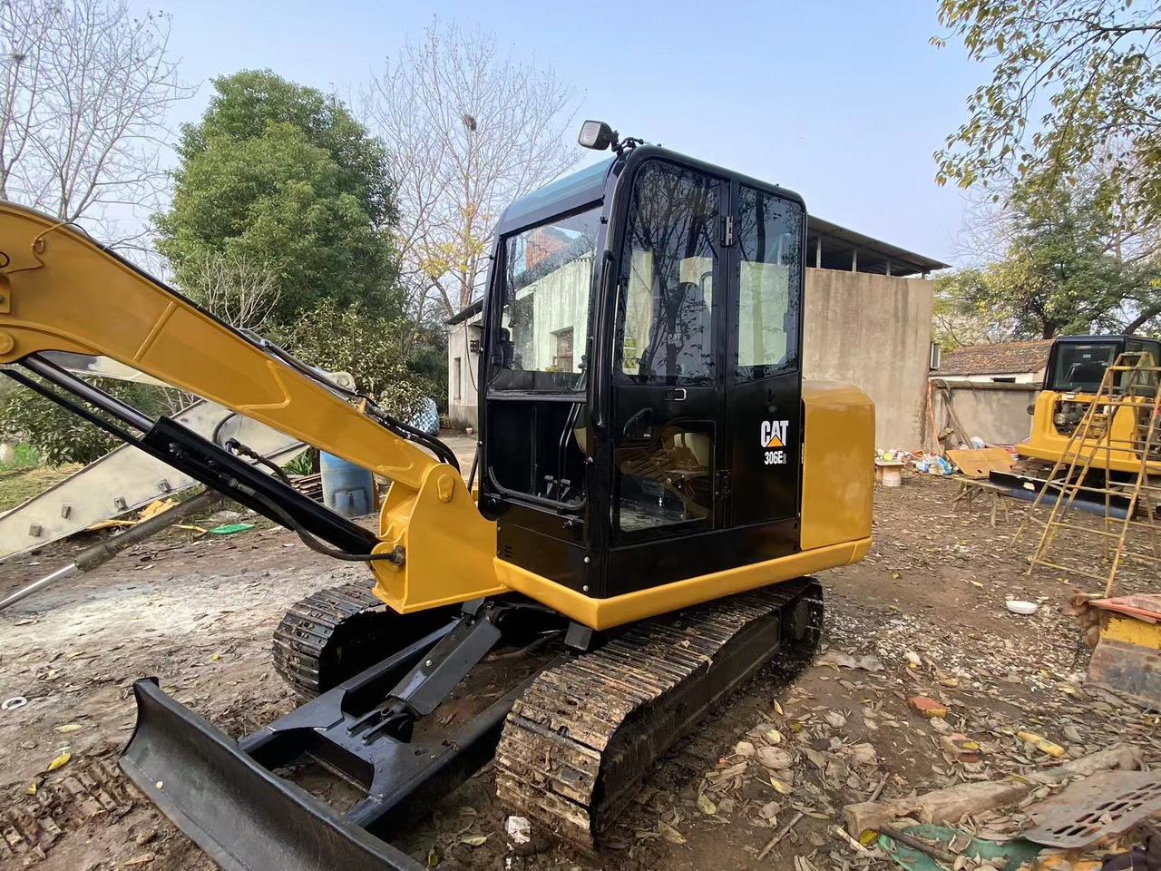 CATERPILLAR 306E2 - Minikotró: 3 kép. CATERPILLAR 306E2 - Minikotró: 3 kép.