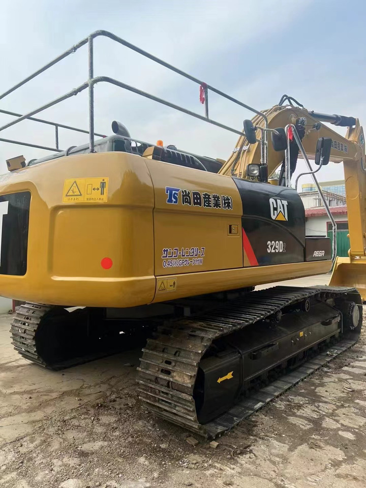 CATERPILLAR 329D2L - Lánctalpas kotró: 4 kép. CATERPILLAR 329D2L - Lánctalpas kotró: 4 kép.