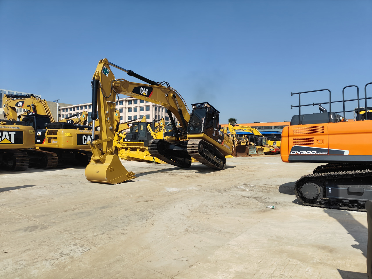 CATERPILLAR 330D2 - Lánctalpas kotró: 5 kép. CATERPILLAR 330D2 - Lánctalpas kotró: 5 kép.