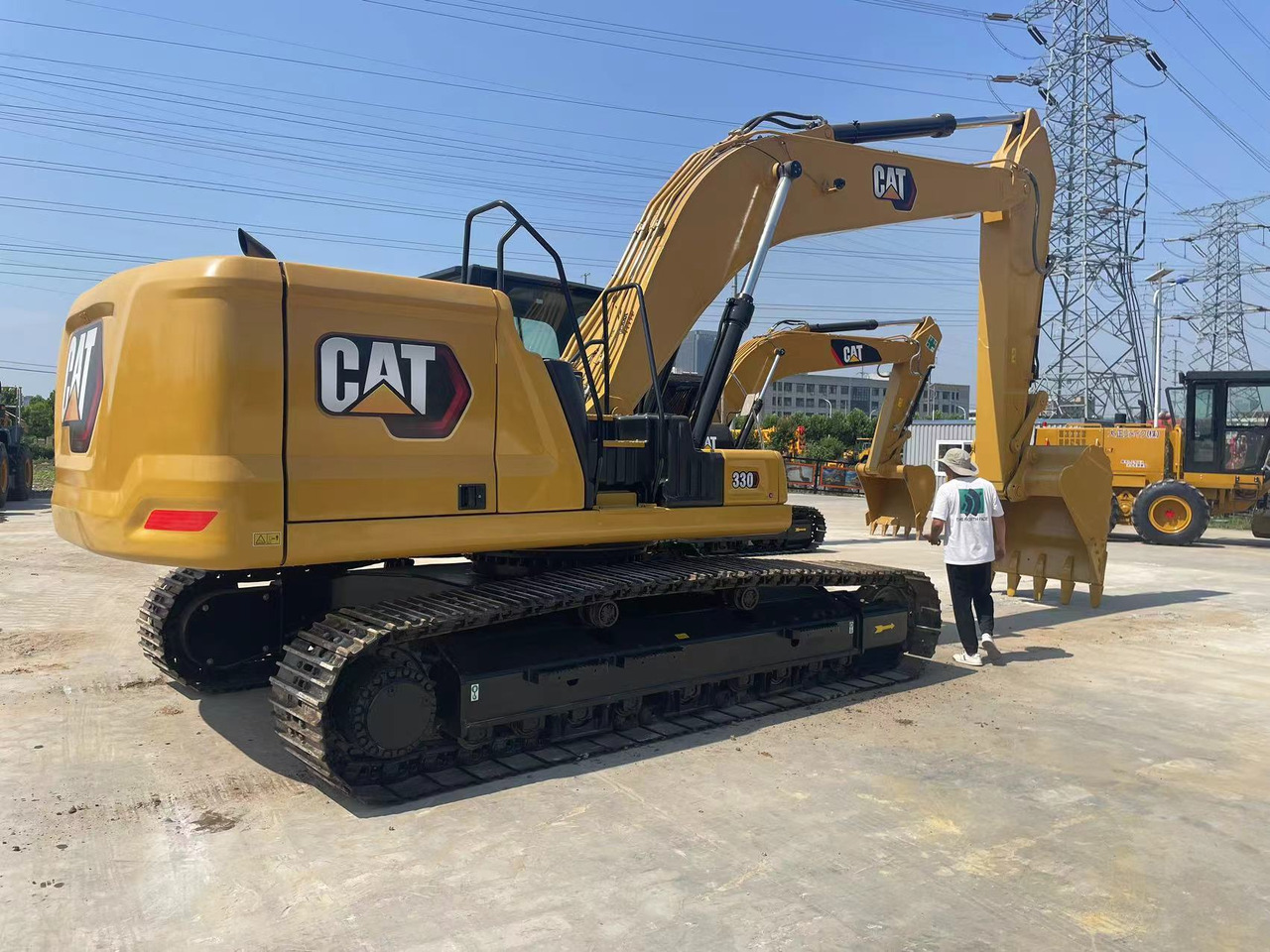CATERPILLAR 330GC - Lánctalpas kotró: 1 kép. CATERPILLAR 330GC - Lánctalpas kotró: 1 kép.