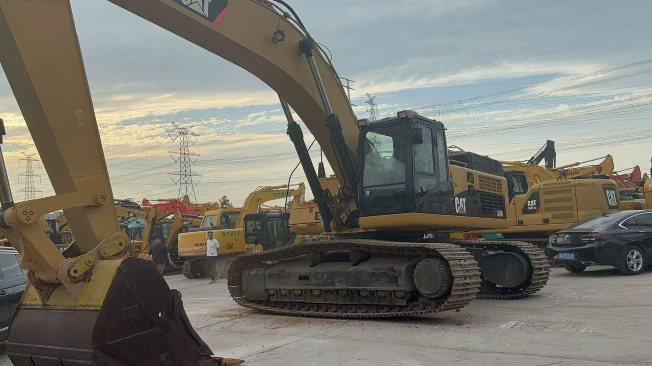 CATERPILLAR 345D - Lánctalpas kotró: 2 kép. CATERPILLAR 345D - Lánctalpas kotró: 2 kép.