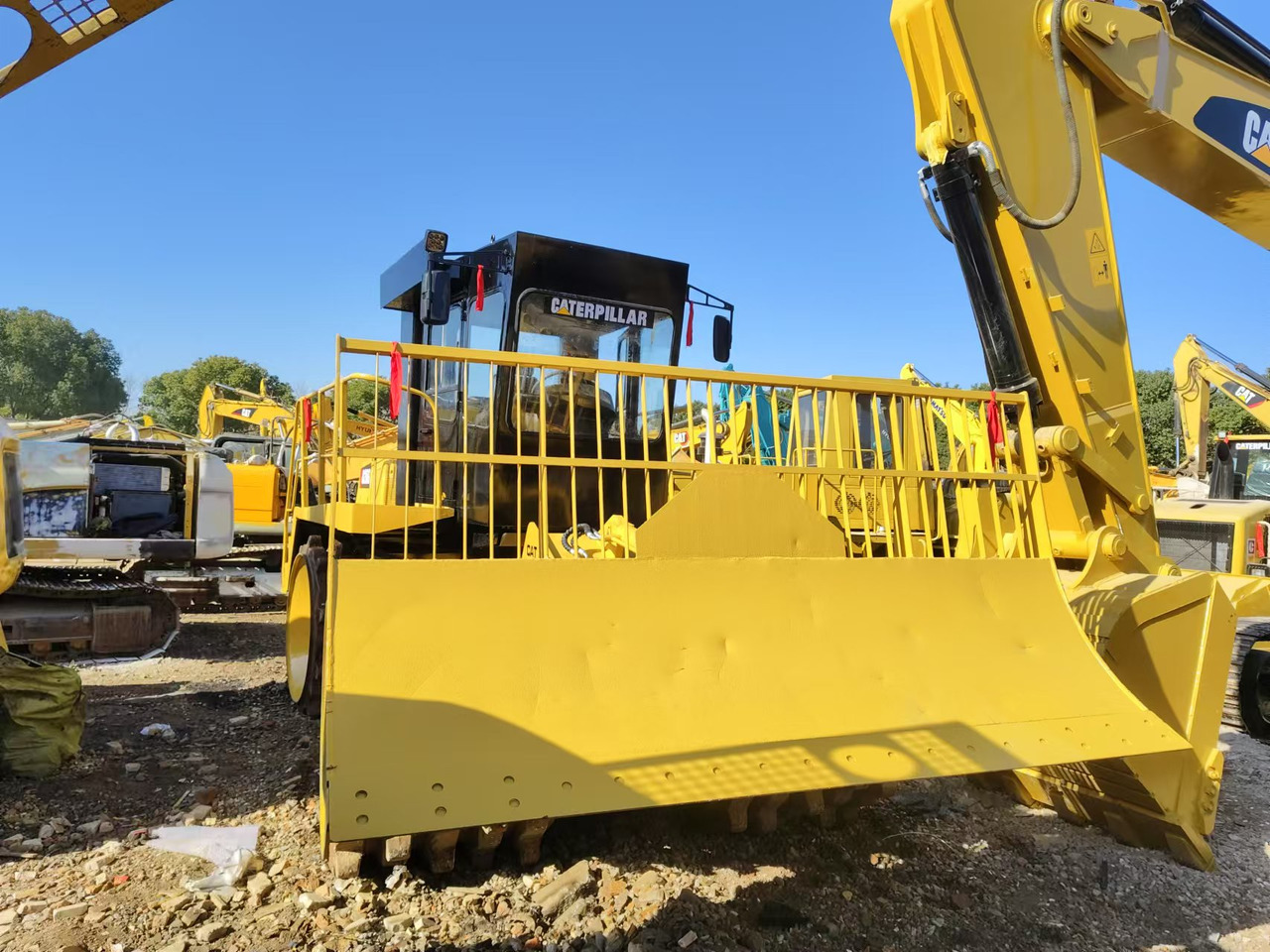 CATERPILLAR 826G - Úthenger: 3 kép. CATERPILLAR 826G - Úthenger: 3 kép.