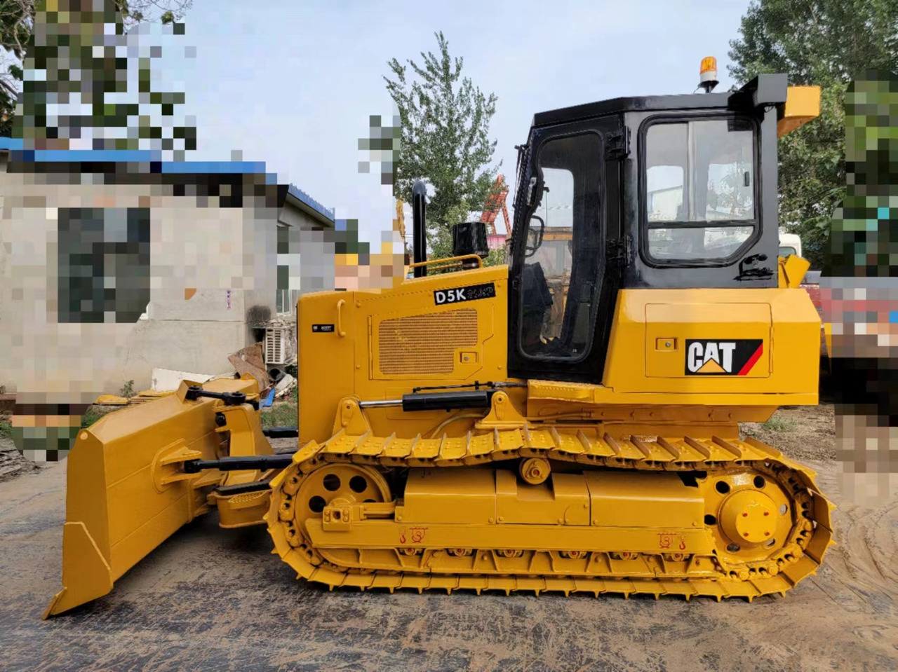 CATERPILLAR D5K - Buldózer: 1 kép. CATERPILLAR D5K - Buldózer: 1 kép.