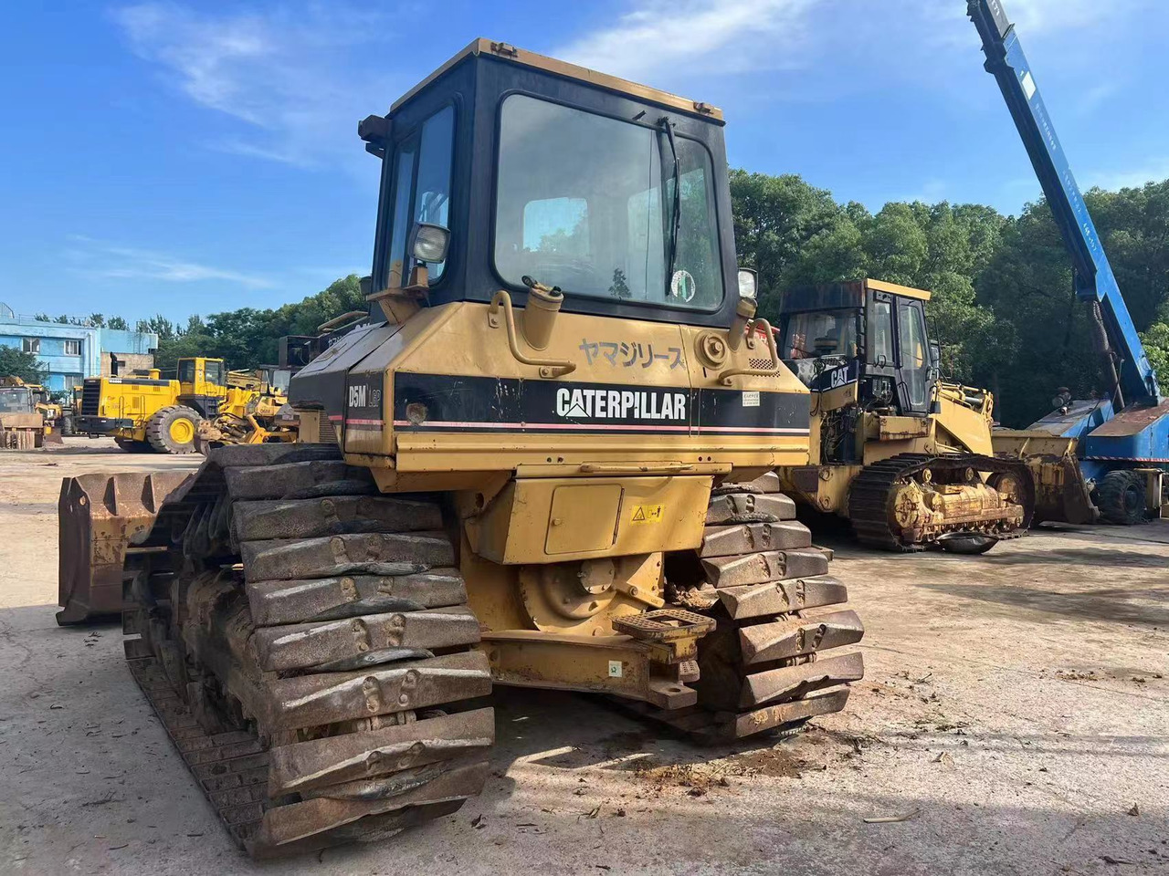 CATERPILLAR D5M - Buldózer: 5 kép. CATERPILLAR D5M - Buldózer: 5 kép.