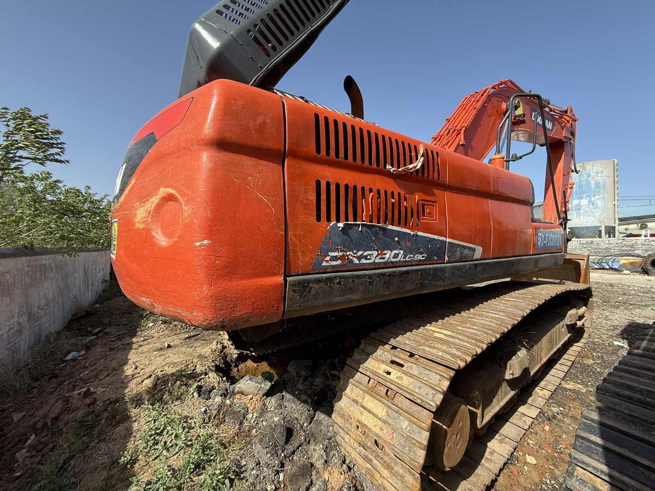 DOOSAN DX380LC-9C - Lánctalpas kotró: 4 kép. DOOSAN DX380LC-9C - Lánctalpas kotró: 4 kép.