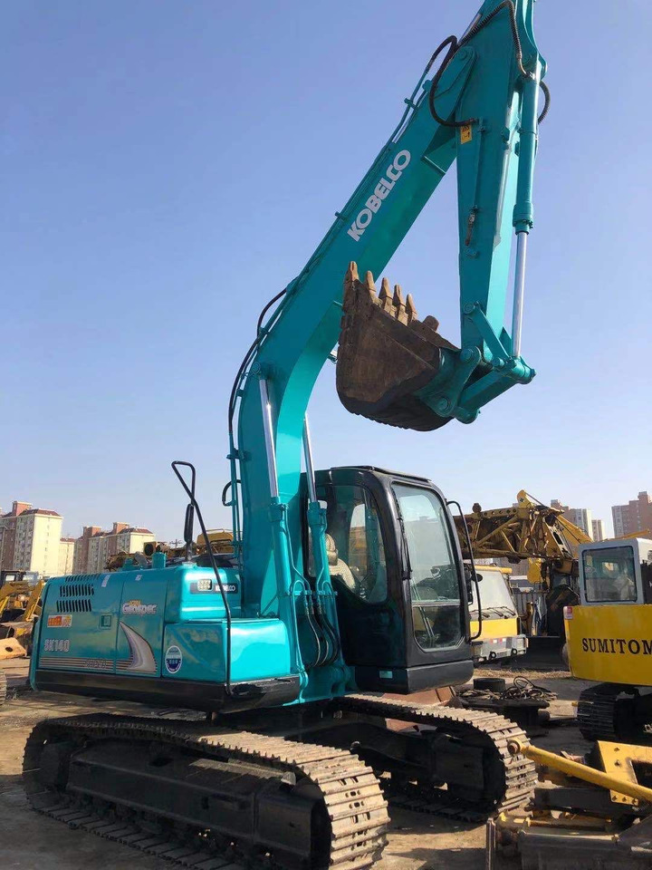 KOBELCO SK140 - Minikotró: 2 kép. KOBELCO SK140 - Minikotró: 2 kép.
