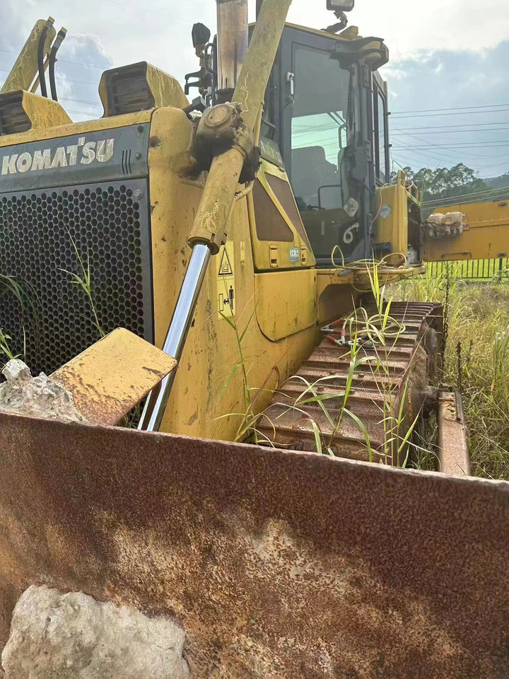 KOMATSU D65EX - Buldózer: 4 kép. KOMATSU D65EX - Buldózer: 4 kép.