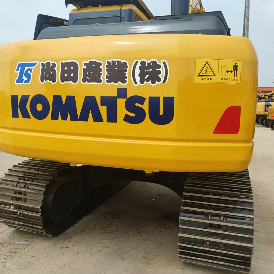 KOMATSU PC160-7 - Lánctalpas kotró: 4 kép. KOMATSU PC160-7 - Lánctalpas kotró: 4 kép.