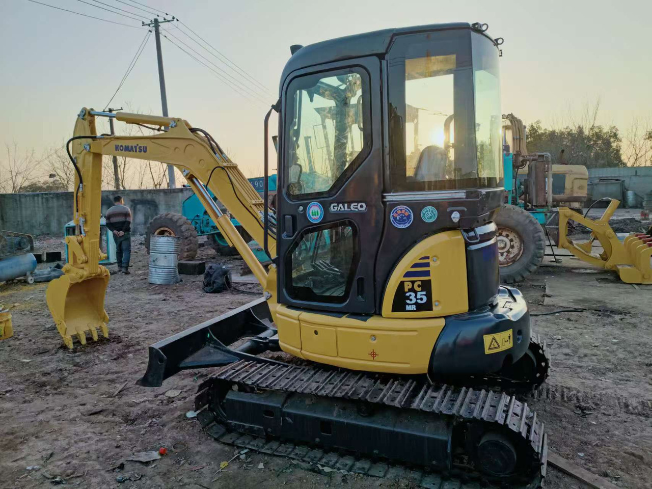 KOMATSU PC35 - Minikotró: 1 kép. KOMATSU PC35 - Minikotró: 1 kép.