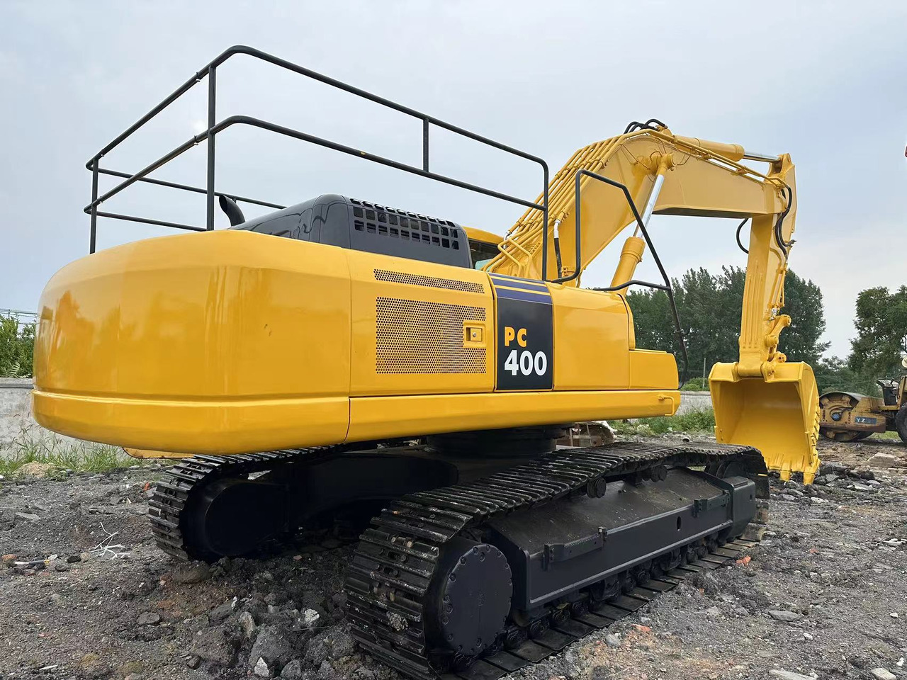 KOMATSU PC400-7 - Lánctalpas kotró: 5 kép. KOMATSU PC400-7 - Lánctalpas kotró: 5 kép.