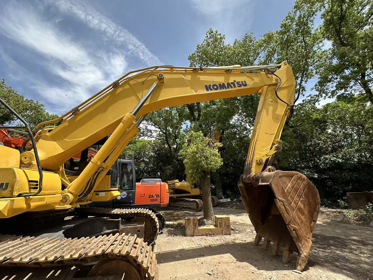 KOMATSU PC430-8 - Lánctalpas kotró: 4 kép. KOMATSU PC430-8 - Lánctalpas kotró: 4 kép.