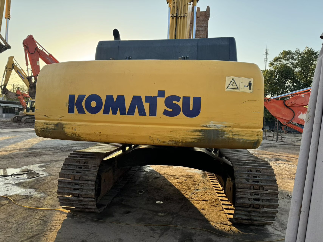 KOMATSU PC430-8 - Lánctalpas kotró: 5 kép. KOMATSU PC430-8 - Lánctalpas kotró: 5 kép.