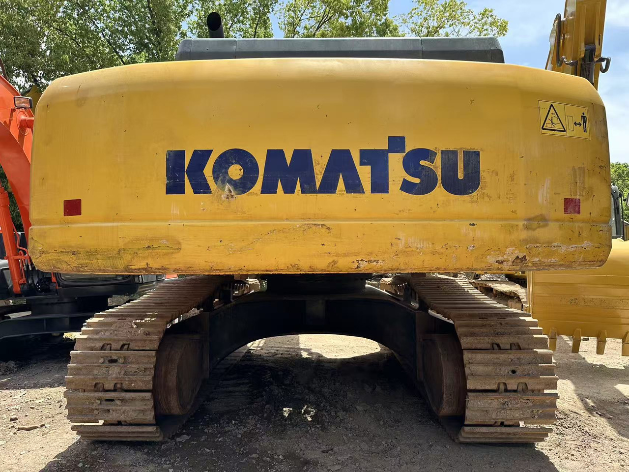 KOMATSU PC430-8 - Lánctalpas kotró: 3 kép. KOMATSU PC430-8 - Lánctalpas kotró: 3 kép.