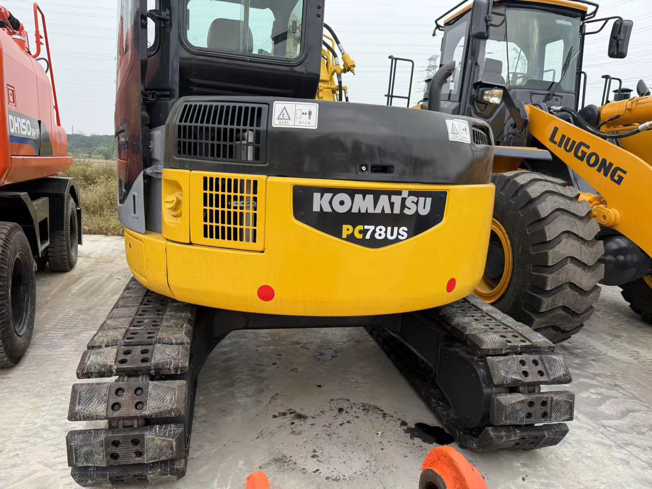 KOMATSU PC78US - Minikotró: 4 kép. KOMATSU PC78US - Minikotró: 4 kép.