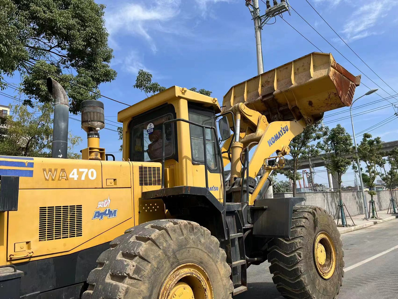 KOMATSU WA470-3 - Gumikerekes homlokrakodó: 4 kép. KOMATSU WA470-3 - Gumikerekes homlokrakodó: 4 kép.