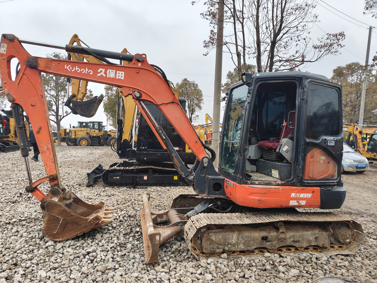 KUBOTA KX165 - Minikotró: 4 kép. KUBOTA KX165 - Minikotró: 4 kép.
