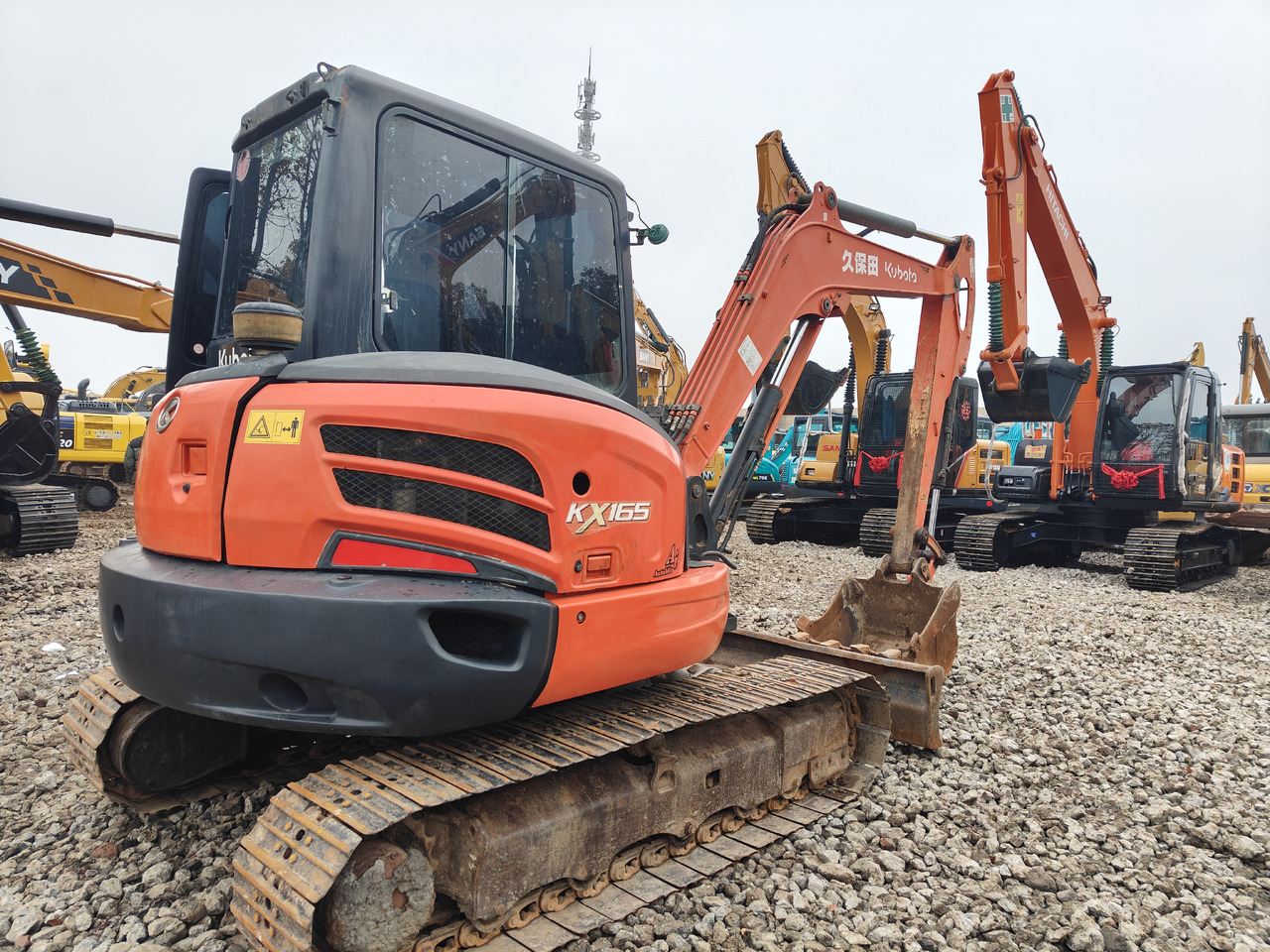 KUBOTA KX165 - Minikotró: 3 kép. KUBOTA KX165 - Minikotró: 3 kép.