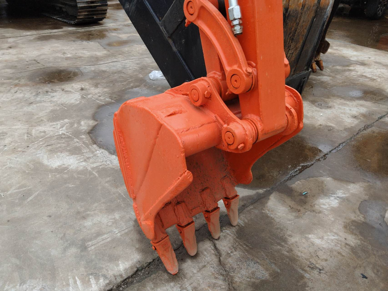 KUBOTA U35 - Minikotró: 3 kép. KUBOTA U35 - Minikotró: 3 kép.
