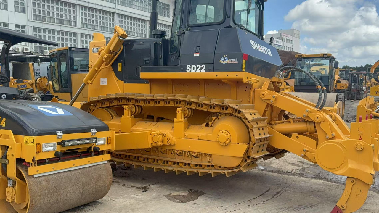SHANTUI SD22 - Buldózer: 3 kép. SHANTUI SD22 - Buldózer: 3 kép.