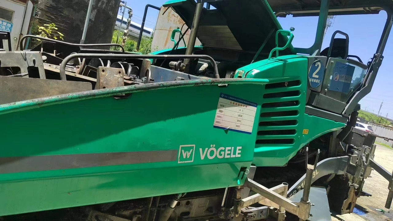 VOGELE 2100 - Útburkológép: 3 kép. VOGELE 2100 - Útburkológép: 3 kép.