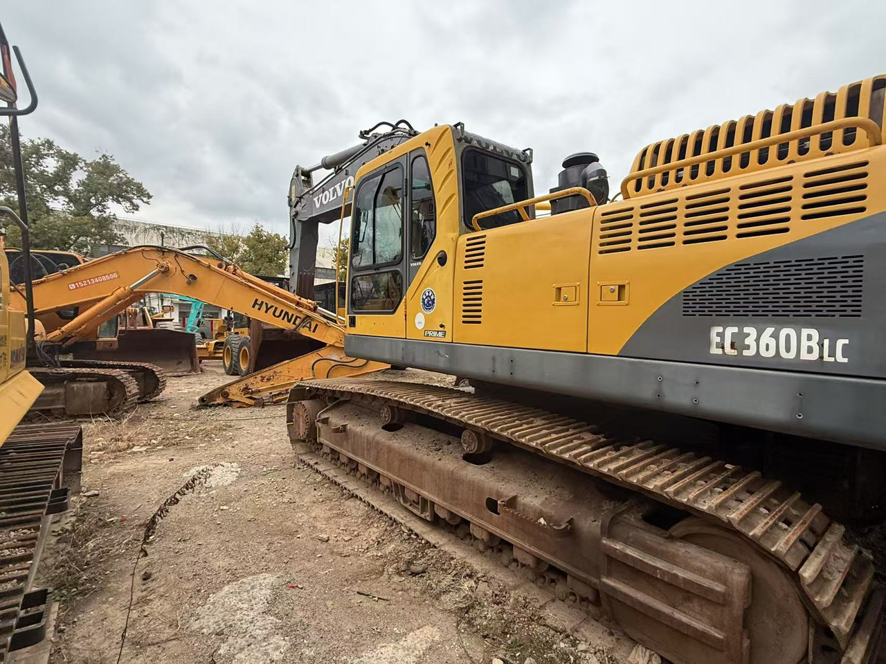 VOLVO EC360BLC - Lánctalpas kotró: 3 kép. VOLVO EC360BLC - Lánctalpas kotró: 3 kép.
