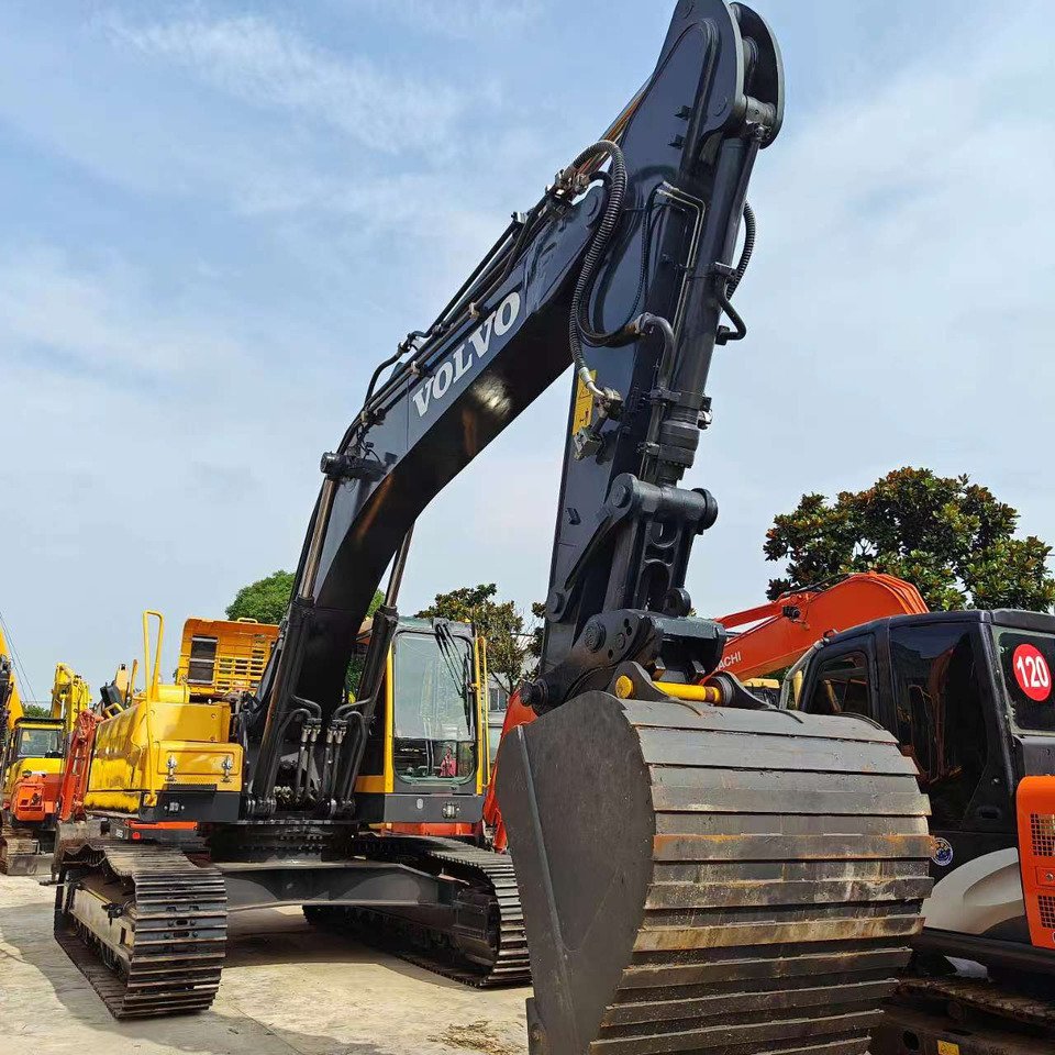 VOLVO EC360BLC - Lánctalpas kotró: 5 kép. VOLVO EC360BLC - Lánctalpas kotró: 5 kép.