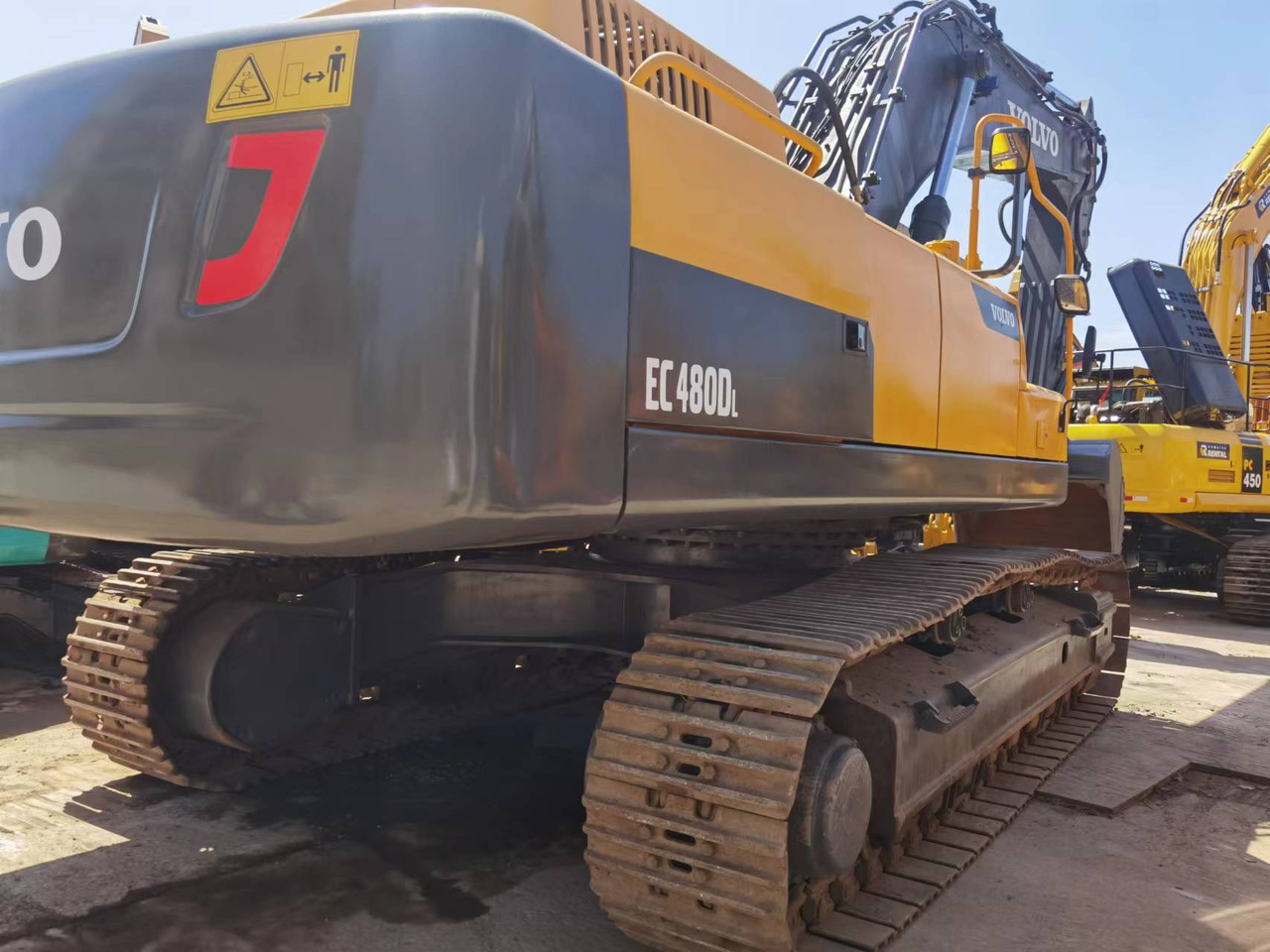VOLVO EC480 - Lánctalpas kotró: 5 kép. VOLVO EC480 - Lánctalpas kotró: 5 kép.