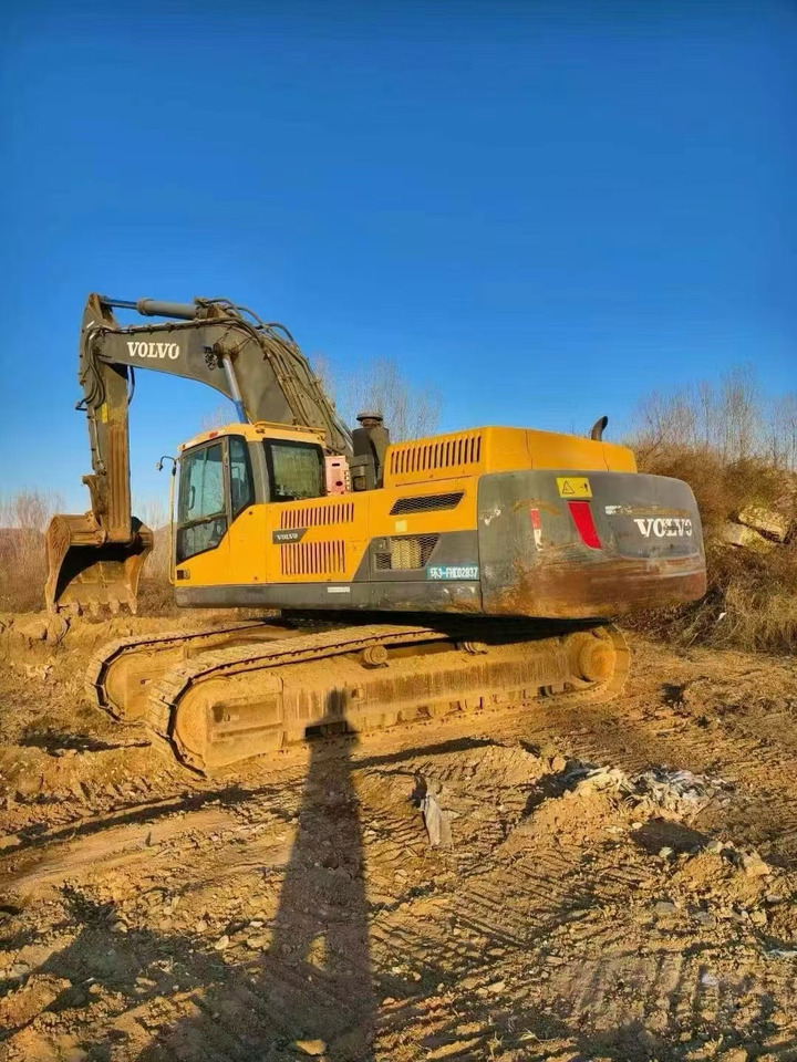 VOLVO EC480DL - Lánctalpas kotró: 2 kép. VOLVO EC480DL - Lánctalpas kotró: 2 kép.