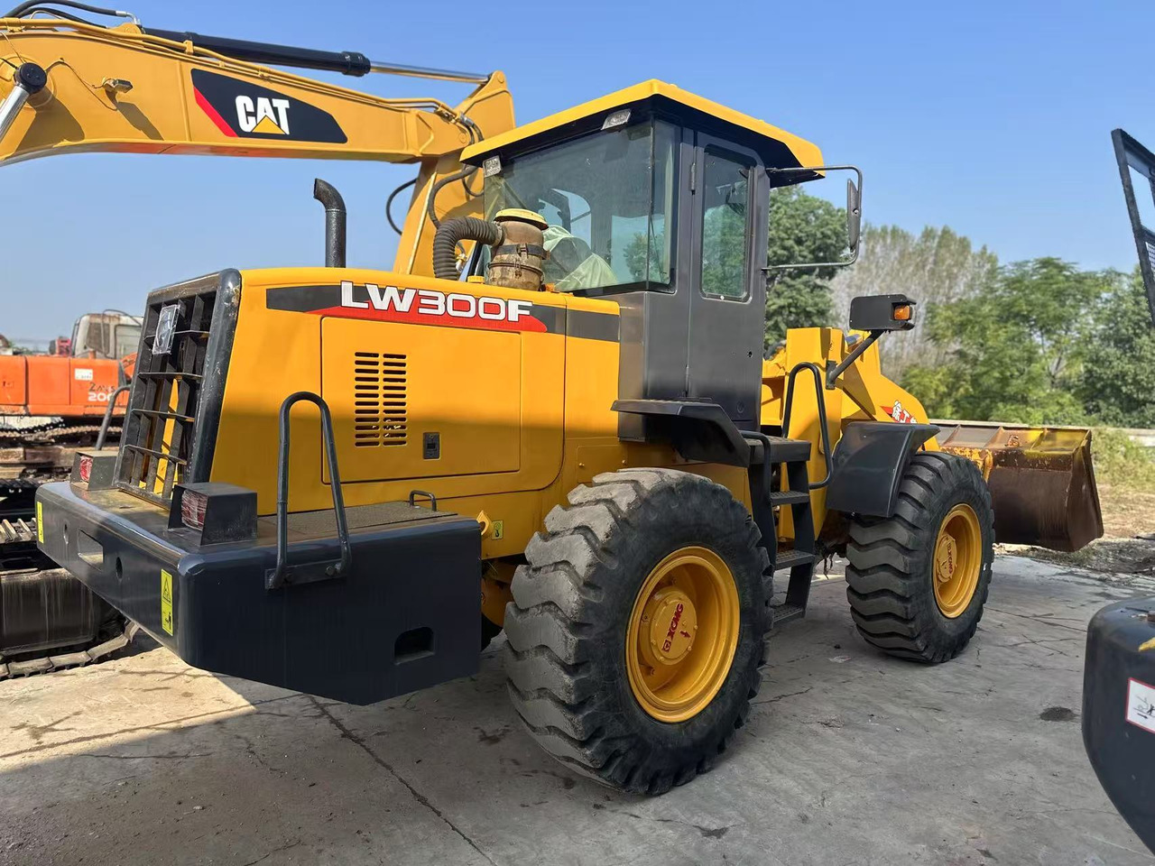 XCMG LW300F - Gumikerekes homlokrakodó: 1 kép. XCMG LW300F - Gumikerekes homlokrakodó: 1 kép.