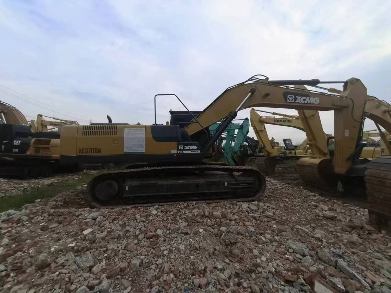 XCMG XE370DA - Lánctalpas kotró: 1 kép. XCMG XE370DA - Lánctalpas kotró: 1 kép.