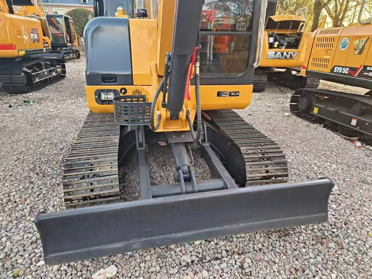 XCMG XE60DA - Lánctalpas kotró: 4 kép. XCMG XE60DA - Lánctalpas kotró: 4 kép.