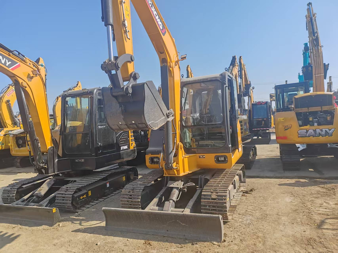 XCMG XE60GA - Lánctalpas kotró: 2 kép. XCMG XE60GA - Lánctalpas kotró: 2 kép.