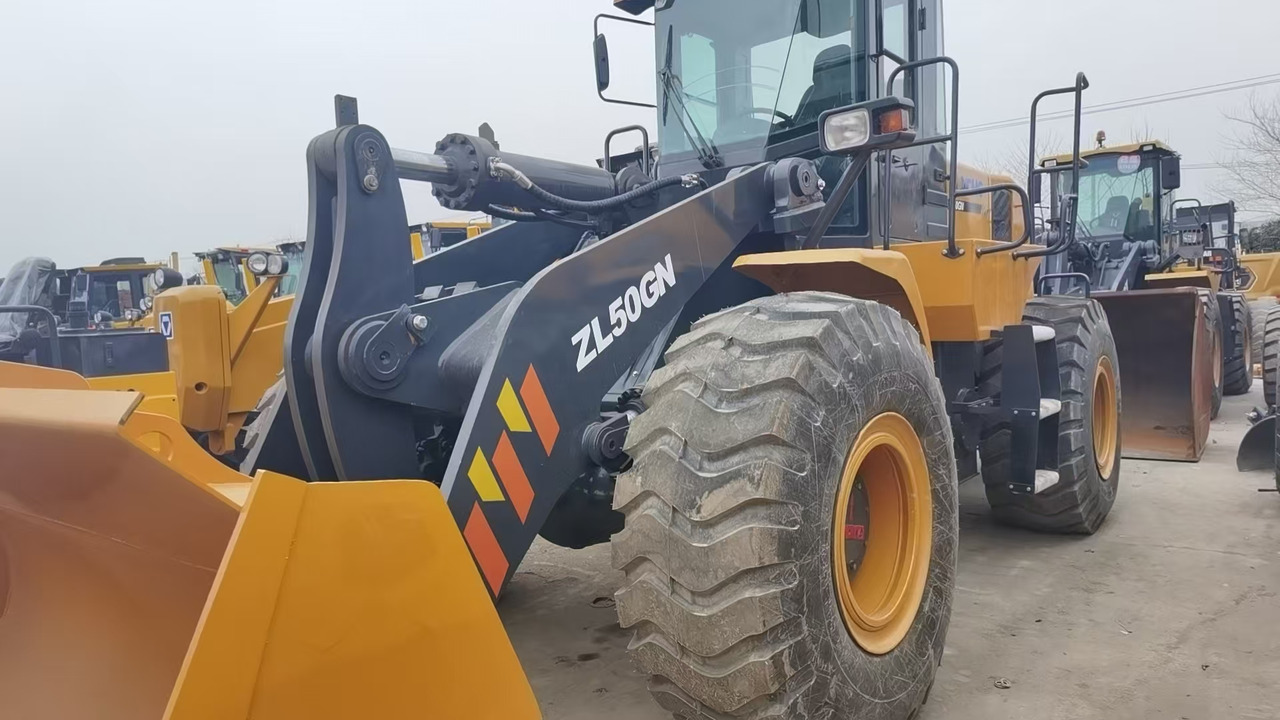 XCMG ZL50GN - Gumikerekes homlokrakodó: 1 kép. XCMG ZL50GN - Gumikerekes homlokrakodó: 1 kép.