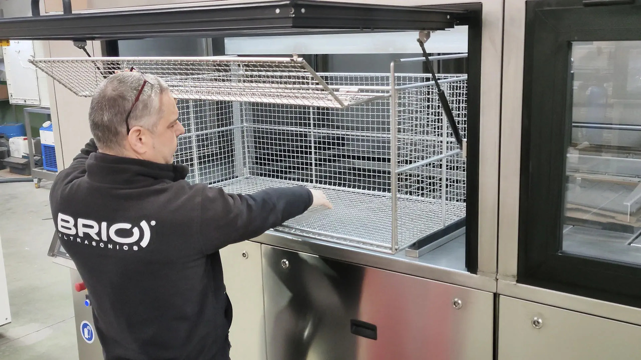 BRIO Ultrasonics BR-800 AMS Parts cleaning machine - Ultrahangos tisztító: 4 kép. BRIO Ultrasonics BR-800 AMS Parts cleaning machine - Ultrahangos tisztító: 4 kép.