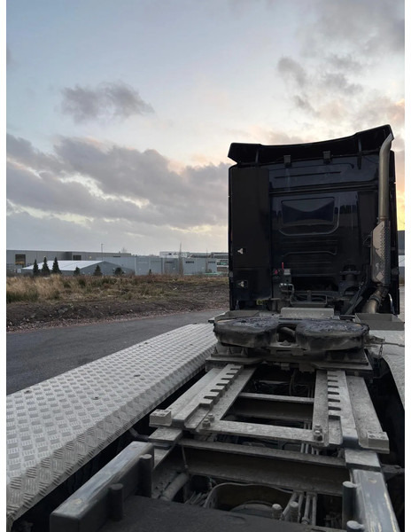 Scania 660ST V8 NGS R660 - Nyergesvontató: 5 kép. Scania 660ST V8 NGS R660 - Nyergesvontató: 5 kép.