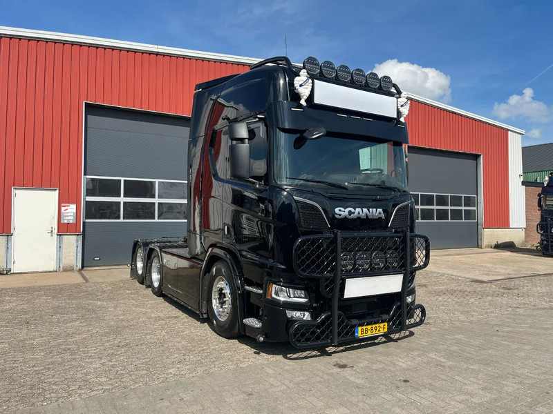 Scania R660 R660 6x2 - Nyergesvontató: 2 kép. Scania R660 R660 6x2 - Nyergesvontató: 2 kép.