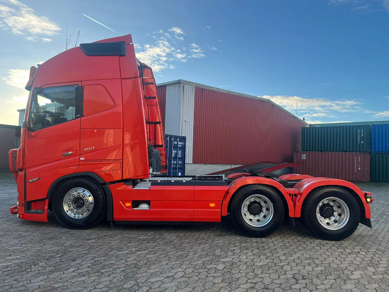 Volvo FH 16.750 FH 16 6x4 - Nyergesvontató: 5 kép. Volvo FH 16.750 FH 16 6x4 - Nyergesvontató: 5 kép.