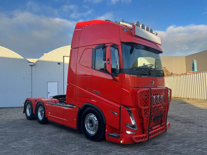 Volvo FH 16.750 FH 16 6x4 - Nyergesvontató: 3 kép. Volvo FH 16.750 FH 16 6x4 - Nyergesvontató: 3 kép.