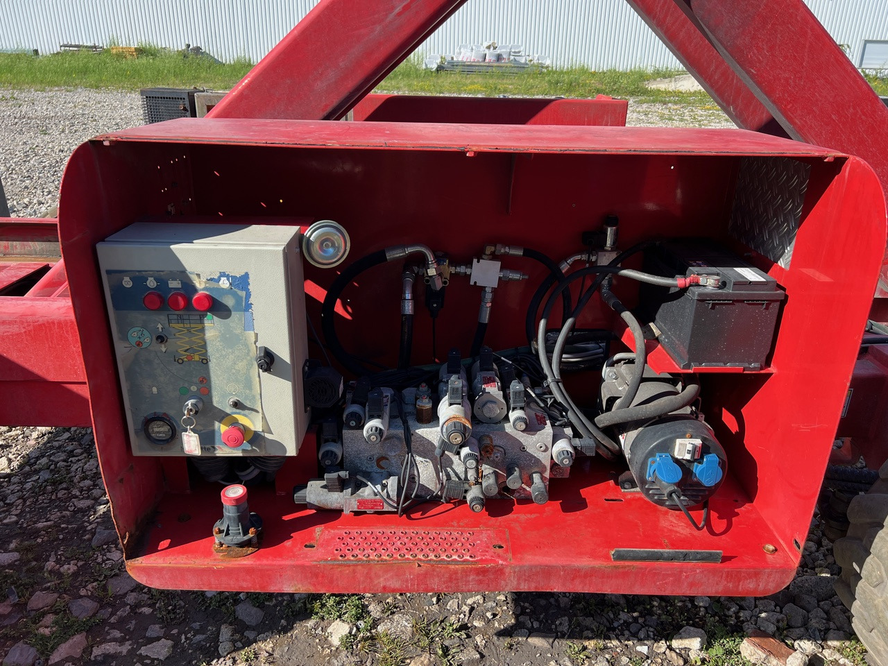 HAULOTTE H12SXL - Ollós emelő: 5 kép. HAULOTTE H12SXL - Ollós emelő: 5 kép.