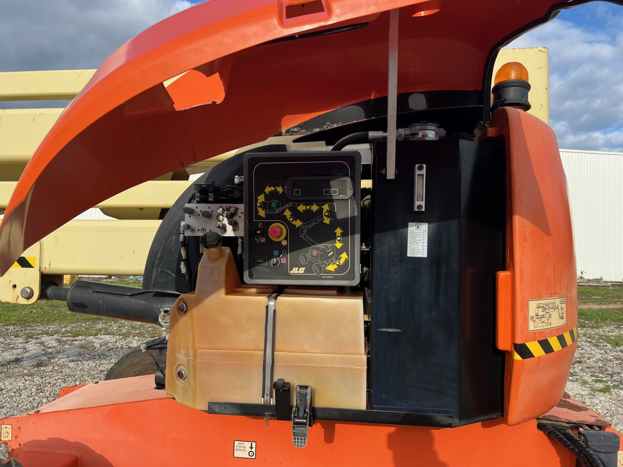 JLG 510 AJ - Személyemelő: 5 kép. JLG 510 AJ - Személyemelő: 5 kép.