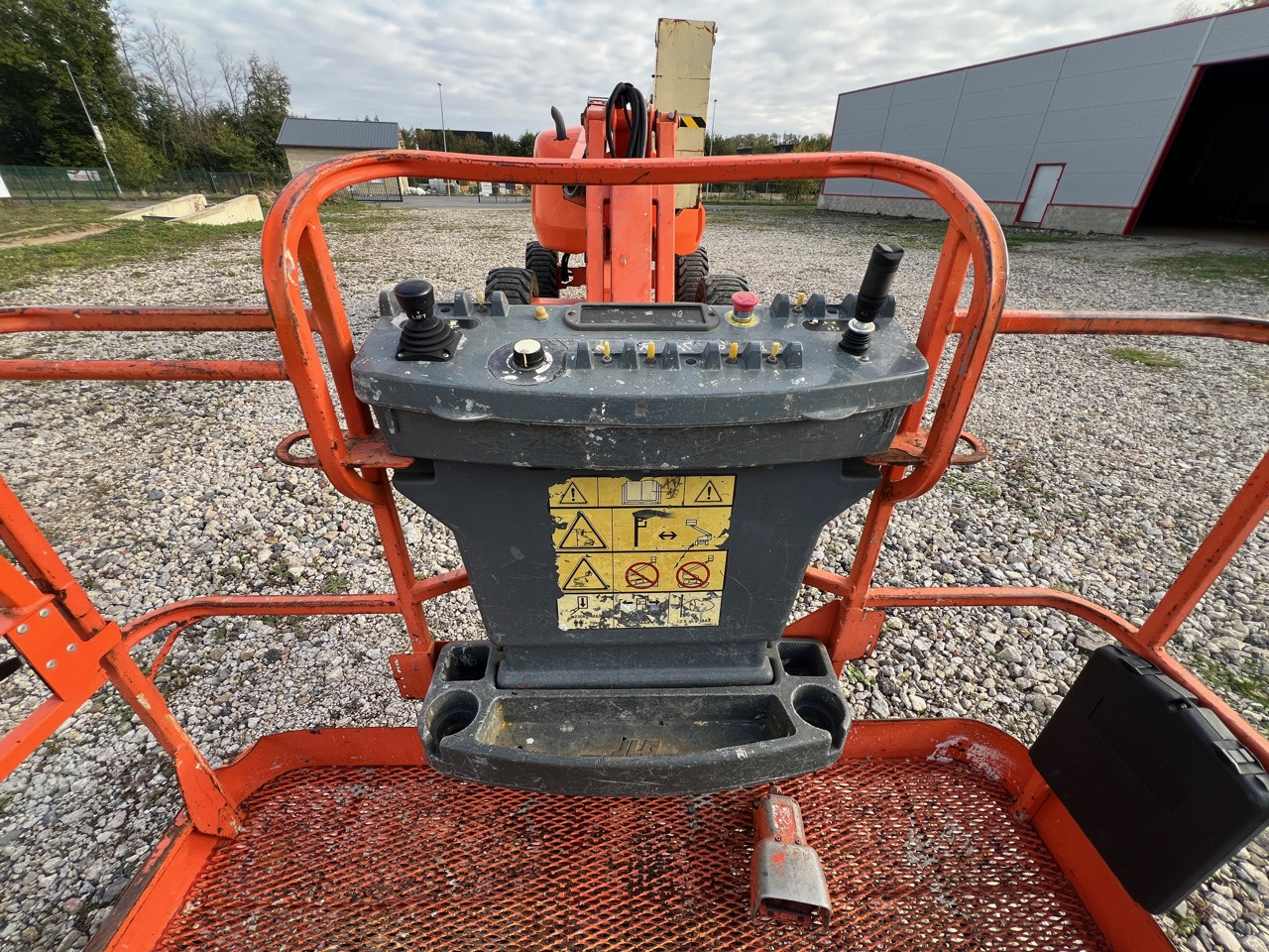 JLG 510 AJ - Személyemelő: 4 kép. JLG 510 AJ - Személyemelő: 4 kép.