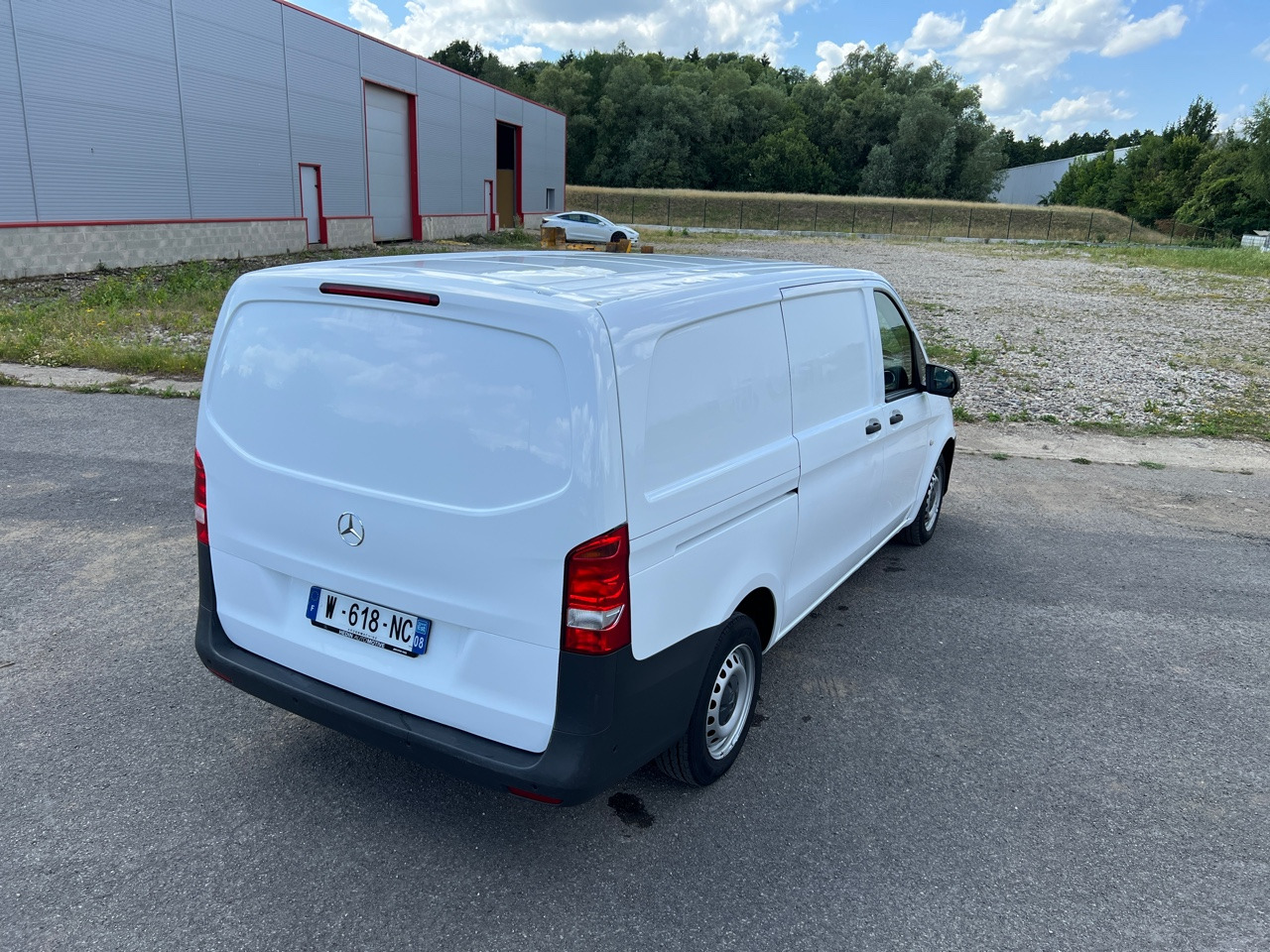 MERCEDES-BENZ VITO 109 Fourgon 1.6 BlueTEC Long Utilitaire - Furgon: 2 kép. MERCEDES-BENZ VITO 109 Fourgon 1.6 BlueTEC Long Utilitaire - Furgon: 2 kép.