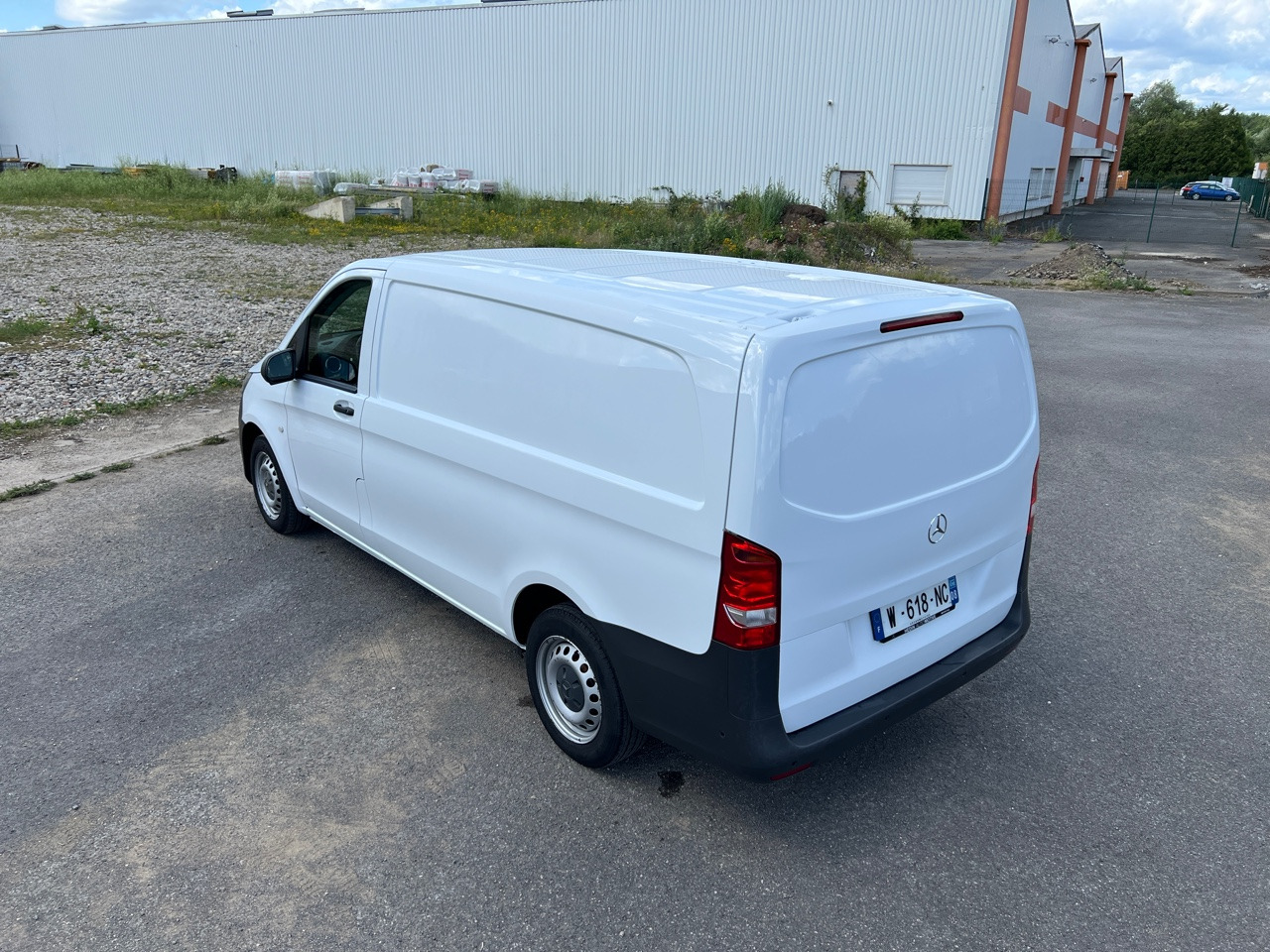 MERCEDES-BENZ VITO 109 Fourgon 1.6 BlueTEC Long Utilitaire - Furgon: 5 kép. MERCEDES-BENZ VITO 109 Fourgon 1.6 BlueTEC Long Utilitaire - Furgon: 5 kép.