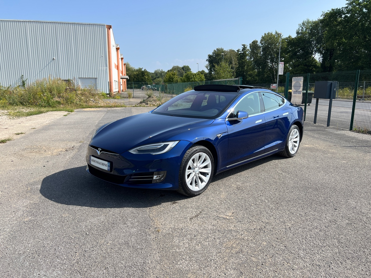 TESLA Model S 75D – FSD3 – Autopilot - Phase 2 - Garantie - Szedán: 1 kép. TESLA Model S 75D – FSD3 – Autopilot - Phase 2 - Garantie - Szedán: 1 kép.