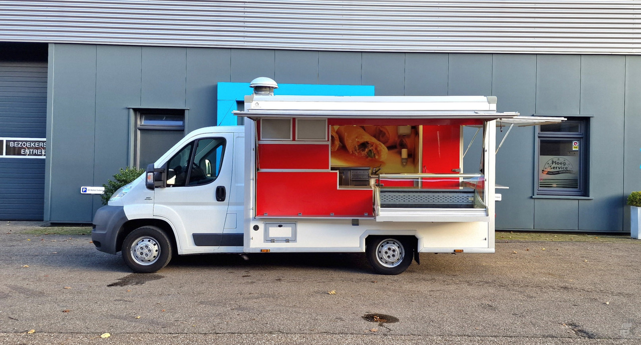 FIAT + BK Market Trailers opbouw  - Büféautó: 2 kép. FIAT + BK Market Trailers opbouw  - Büféautó: 2 kép.