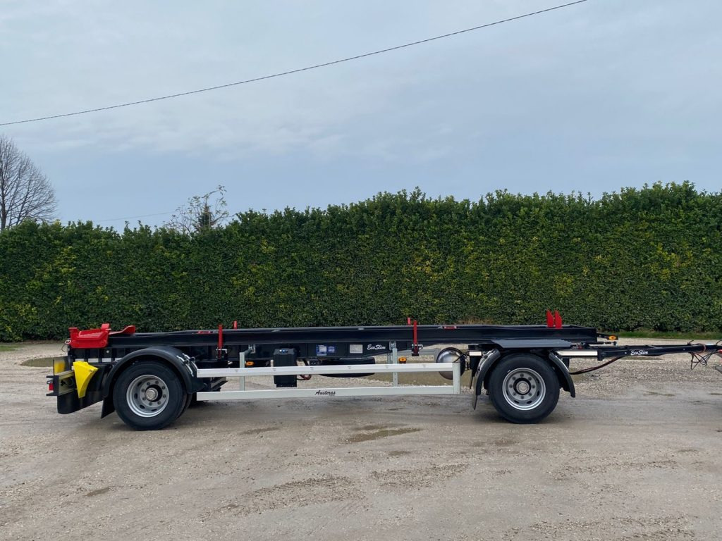 AUSTERAS RIMORCHIO NUOVO AUSTERAS SCARRABILE PNEUMATICO - Multiliftes/ Konténerszállító pótkocsi: 5 kép. AUSTERAS RIMORCHIO NUOVO AUSTERAS SCARRABILE PNEUMATICO - Multiliftes/ Konténerszállító pótkocsi: 5 kép.