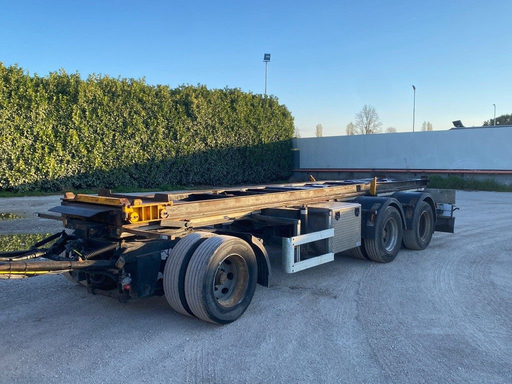 CARDI RIMORCHIO CARDI SCARRABILE RIBALTABILE PNEUMATICO - Multiliftes/ Konténerszállító pótkocsi: 2 kép. CARDI RIMORCHIO CARDI SCARRABILE RIBALTABILE PNEUMATICO - Multiliftes/ Konténerszállító pótkocsi: 2 kép.