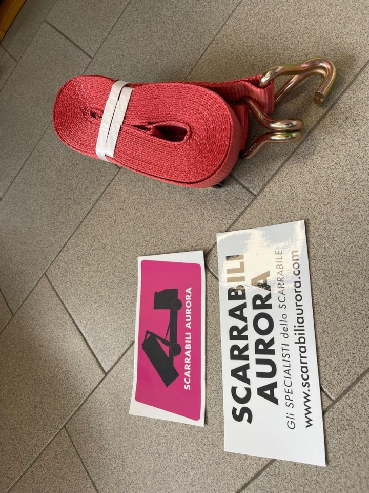 CINGHIA NUOVA PER SOLLEVAMENTO CARICHI PESANTI - Garázs felszerelés: 2 kép. CINGHIA NUOVA PER SOLLEVAMENTO CARICHI PESANTI - Garázs felszerelés: 2 kép.
